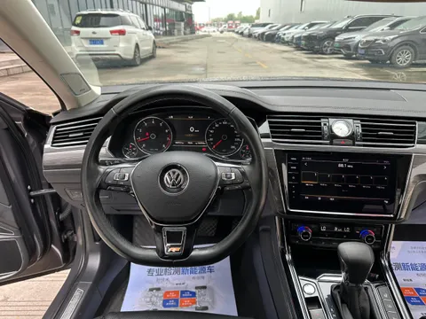 Volkswagen Phideon