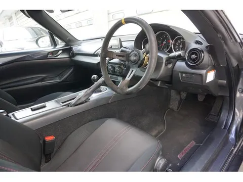 Mazda MX-5 (Roadster)