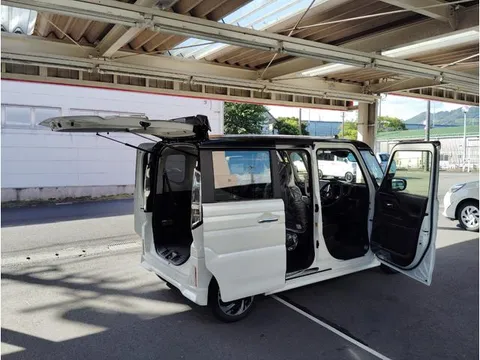 Suzuki Spacia Custom