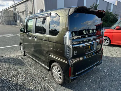 Honda N-BOX Custom