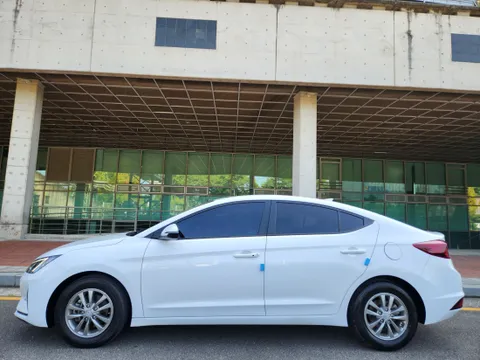 Hyundai Elantra (Avante)