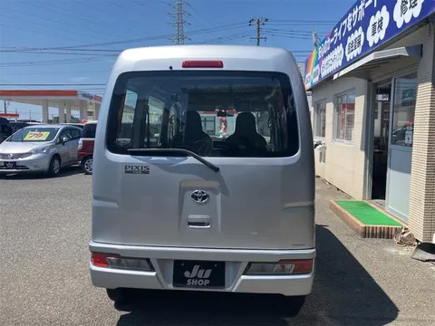 Toyota Pixis Van