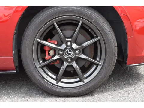 Mazda MX-5 (Roadster)