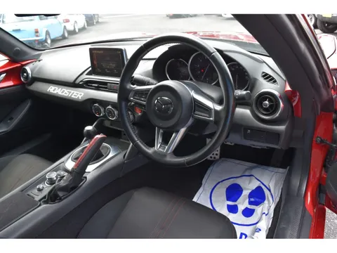 Mazda MX-5 (Roadster)
