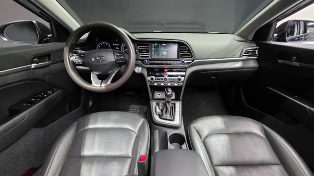 Hyundai Elantra (Avante)