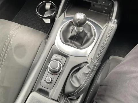 Mazda MX-5 (Roadster)