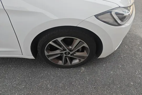 Hyundai Elantra (Avante)