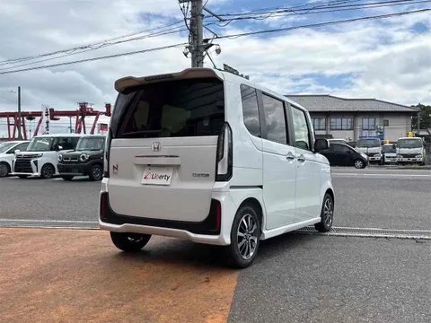Honda N-BOX Custom