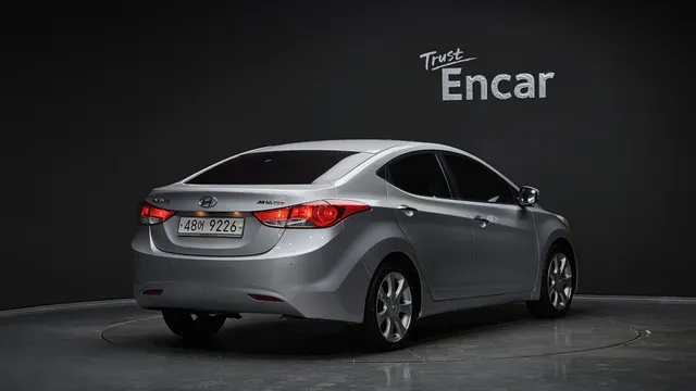 Hyundai Elantra (Avante)