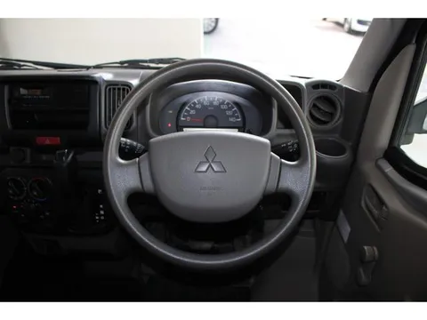 Mitsubishi Minicab Van