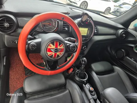MINI Cooper Convertible