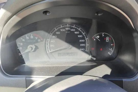 BYD M6