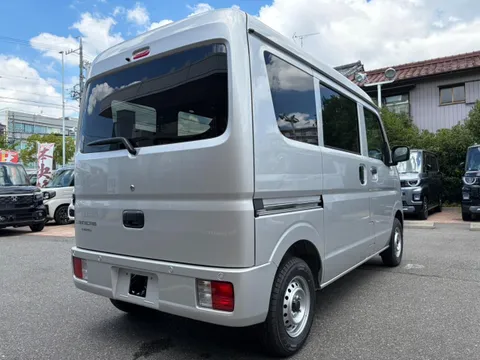 Mitsubishi Minicab Van