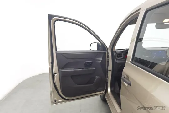 Wuling Hongguang V