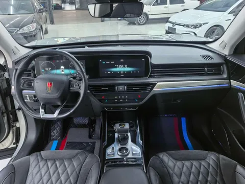 Hongqi HS5