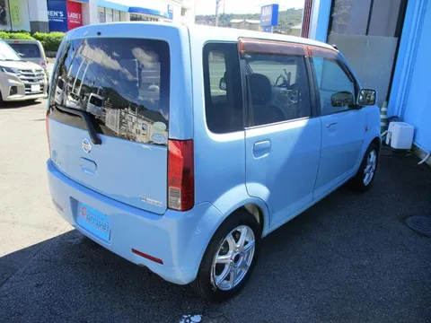 Nissan Otti