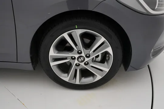 Hyundai Elantra (Avante)