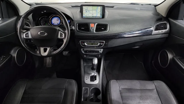 Renault SM3