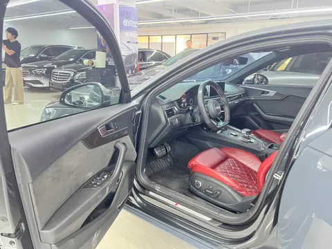 Audi S4