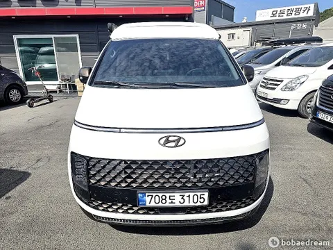 Hyundai Staria