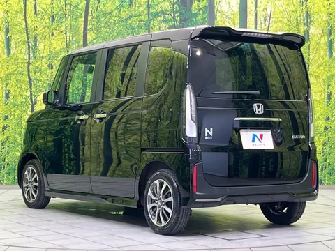 Honda N-BOX Custom