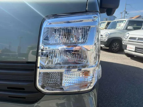 Nissan Clipper Van