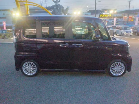 Honda N-BOX Custom