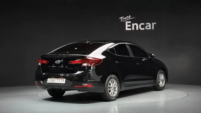 Hyundai Elantra (Avante)