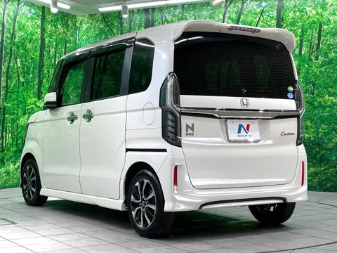 Honda N-BOX Custom
