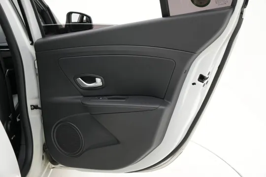Renault SM3