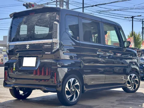 Suzuki Spacia