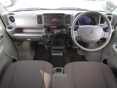 Mitsubishi Minicab Van