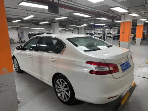 Peugeot 408