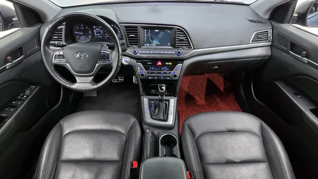 Hyundai Elantra (Avante)