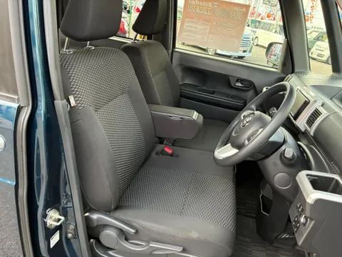 Toyota Pixis Mega