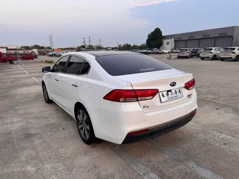 Kia K4