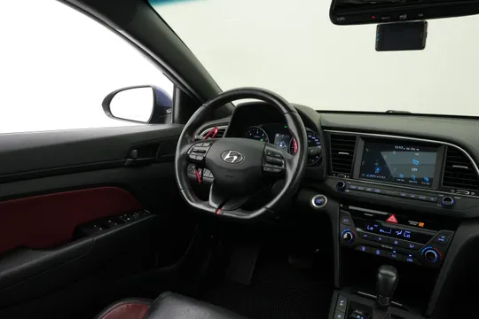 Hyundai Elantra (Avante)