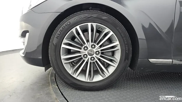 Genesis G90 (EQ900)