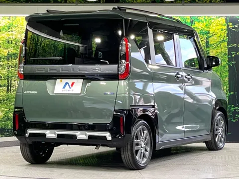 Mitsubishi Delica Mini