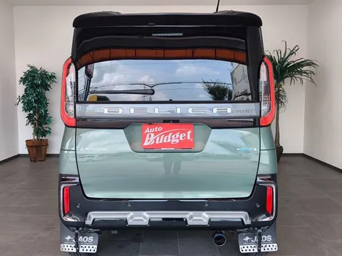 Mitsubishi Delica Mini