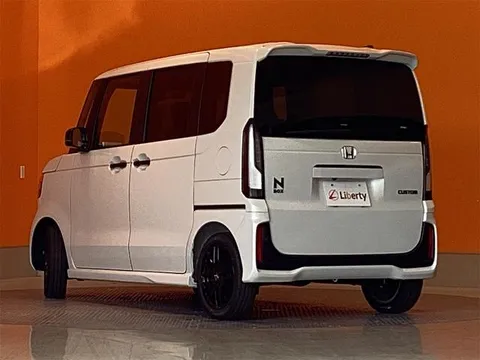 Honda N-BOX Custom