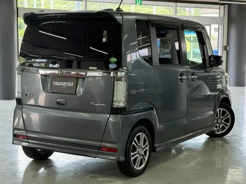 Honda N-BOX Plus Custom
