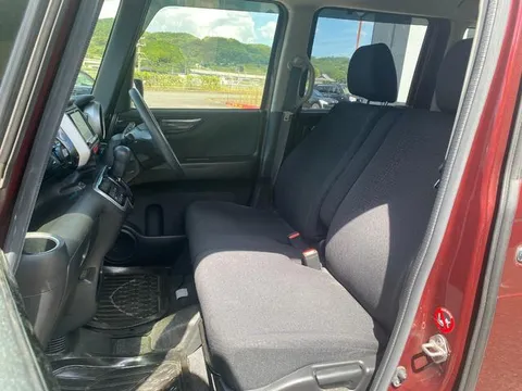 Honda N-BOX Custom