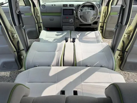 Toyota Pixis Space