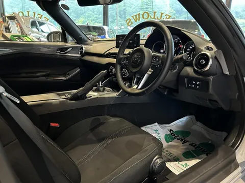 Mazda MX-5 (Roadster)