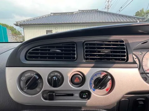 Daihatsu Mira Gino