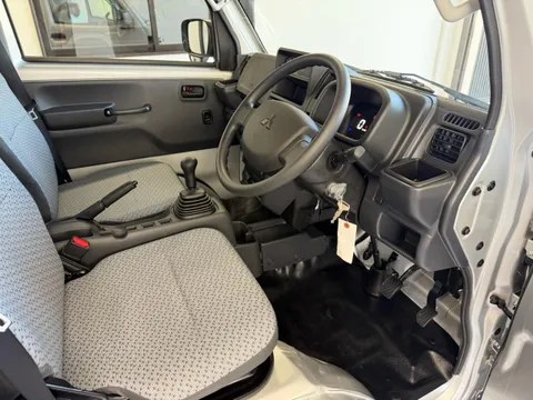 Mitsubishi Minicab Truck