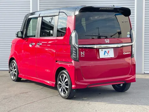Honda N-BOX Custom