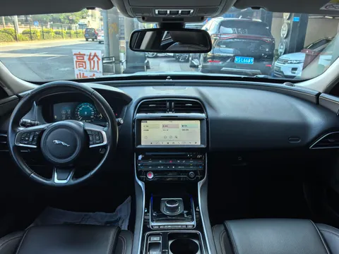 Jaguar XEL