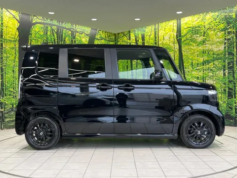 Honda N-BOX Custom